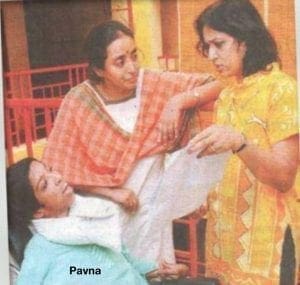 Pavna with two other women.